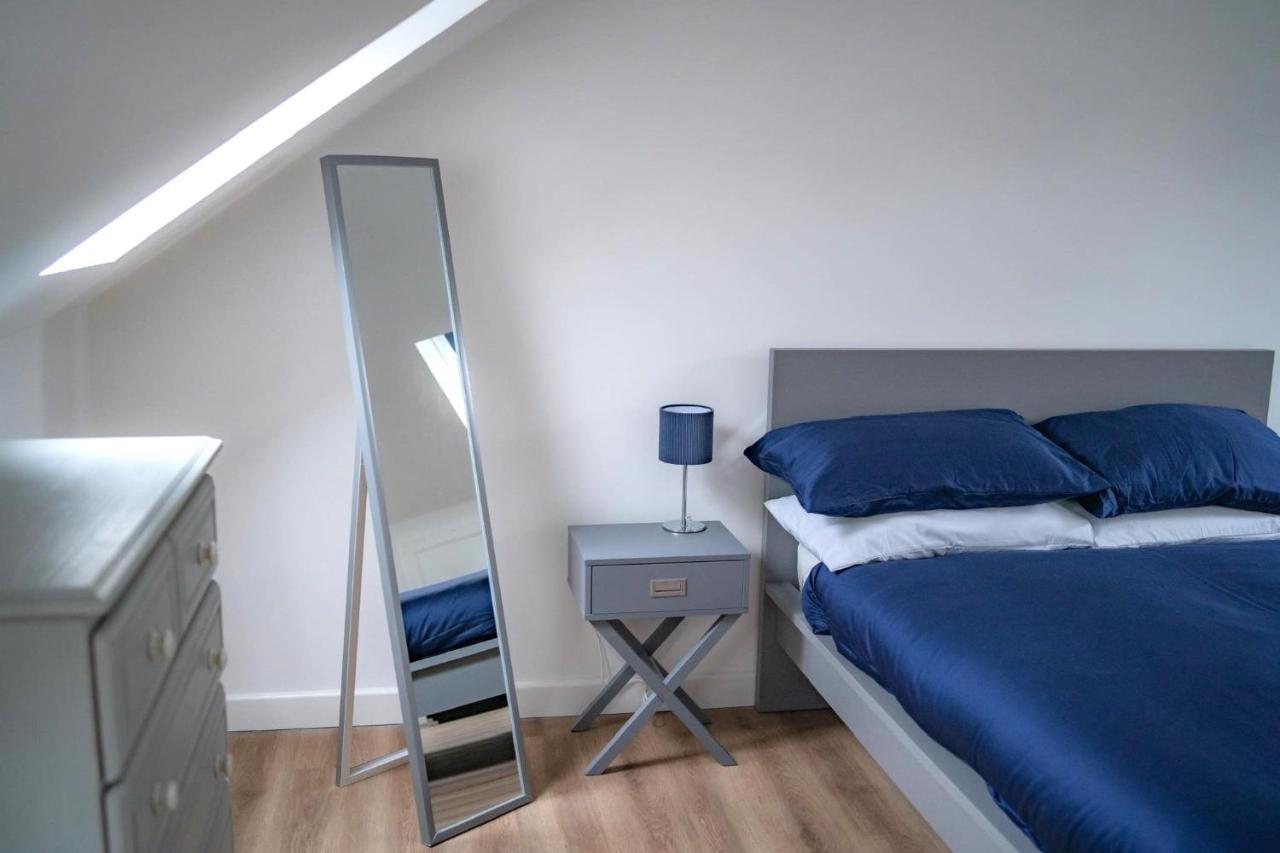 The Red House Modern Stylish From Walking Distance To Bay And Centre With Parking Holiday home Cardiff