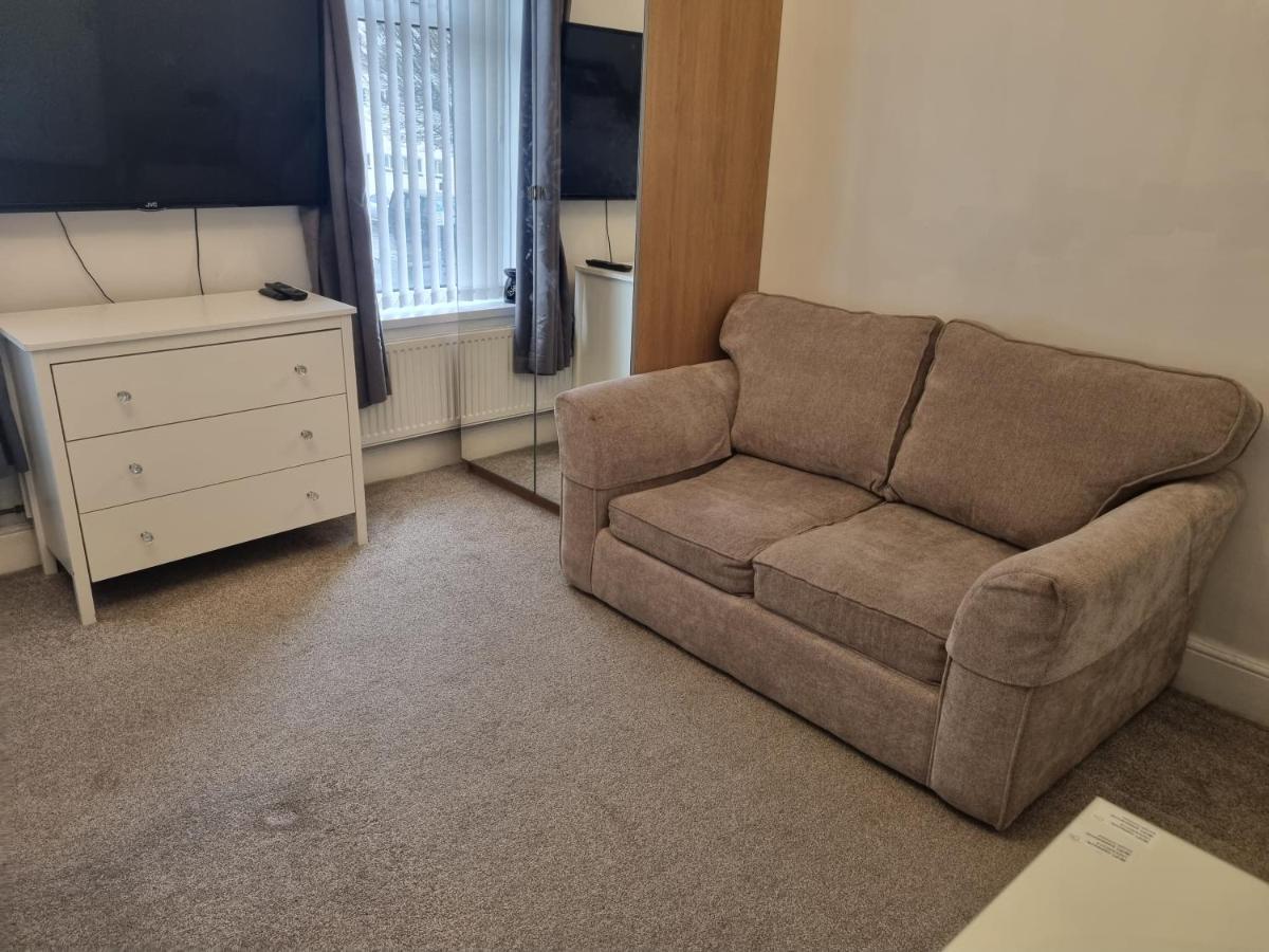 Private Luxury Double In Homestay Cardiff