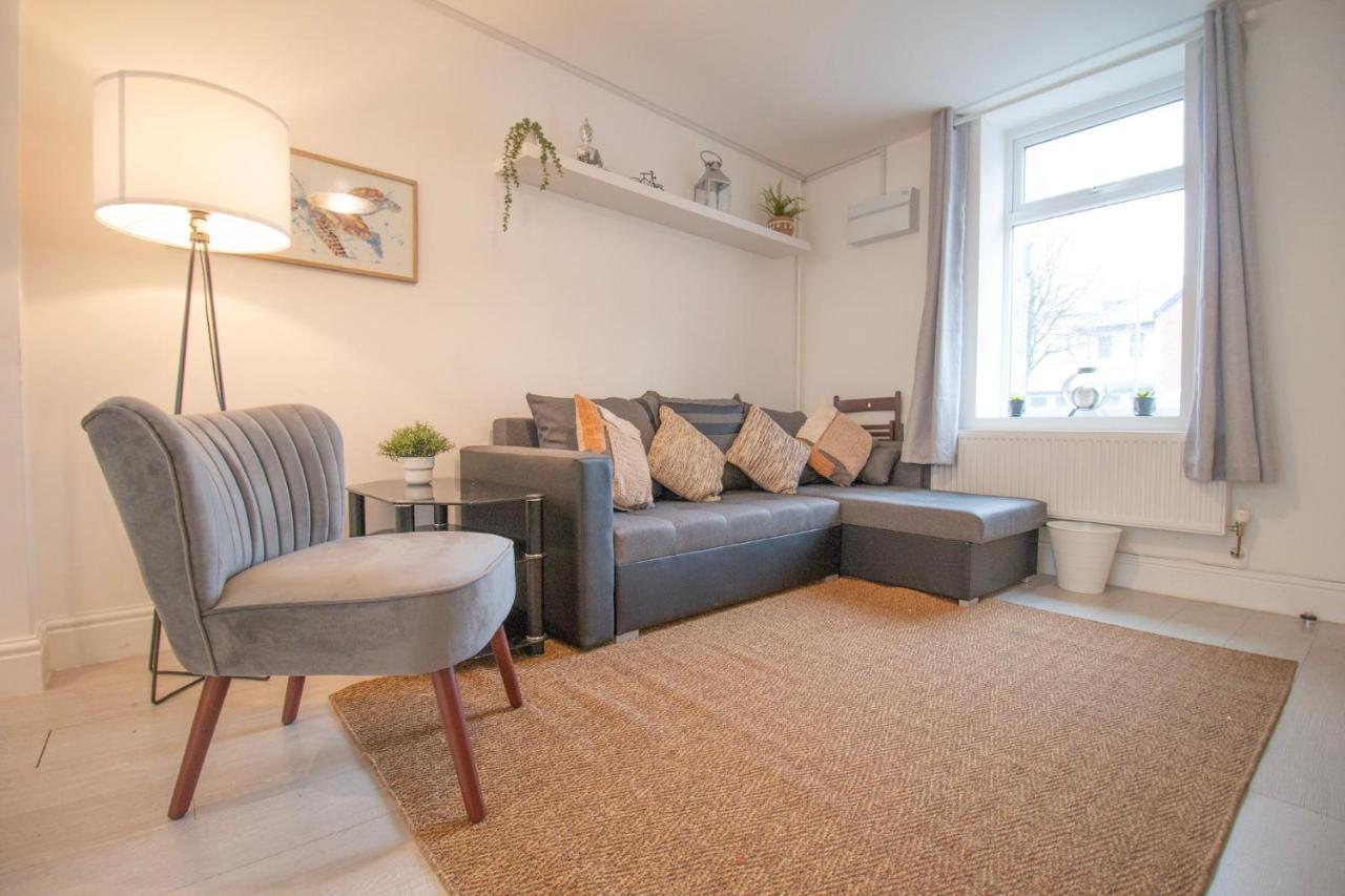 St Peters Townhouse By Promise * Cardiff