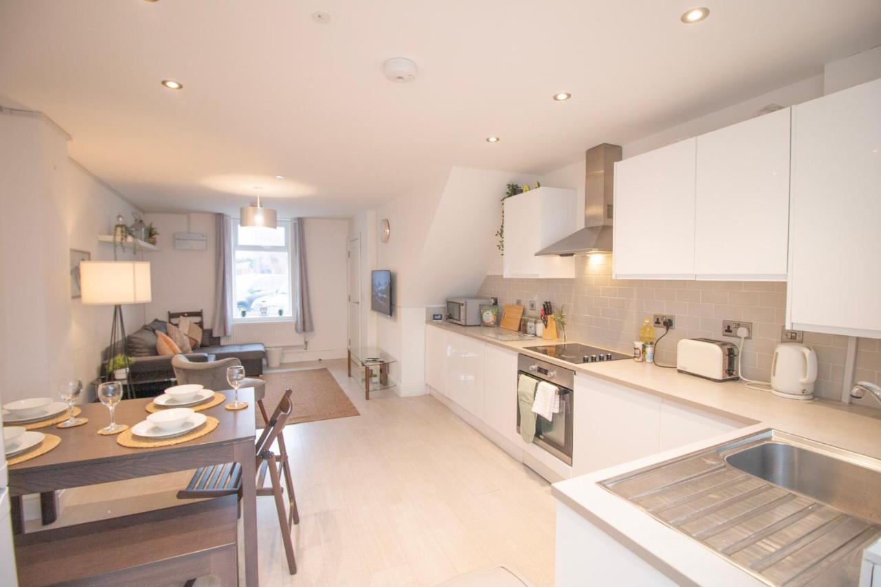St Peters Townhouse By Promise * Cardiff