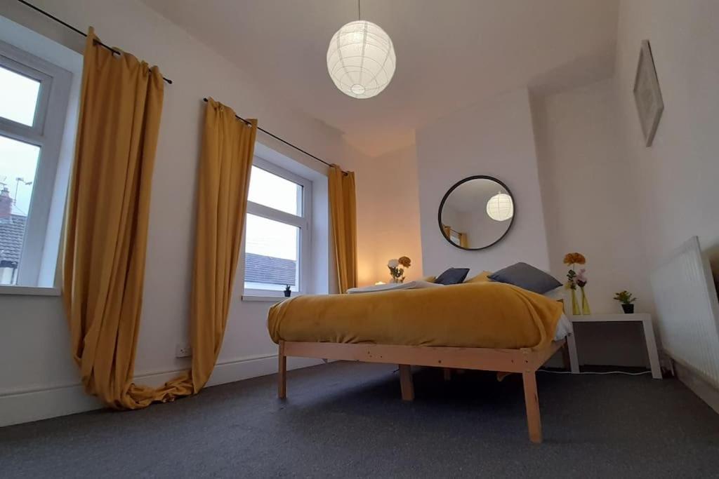 Spacious 4 Bedroom, Free Netflix, Central Location Cardiff