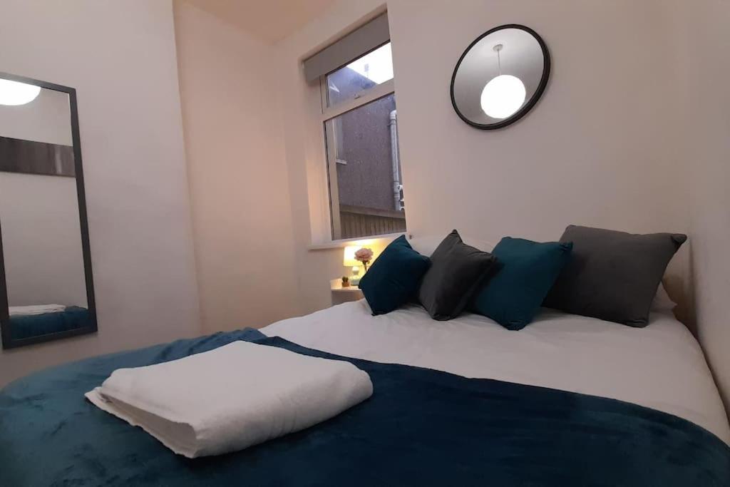 Spacious 4 Bedroom, Free Netflix, Central Location *