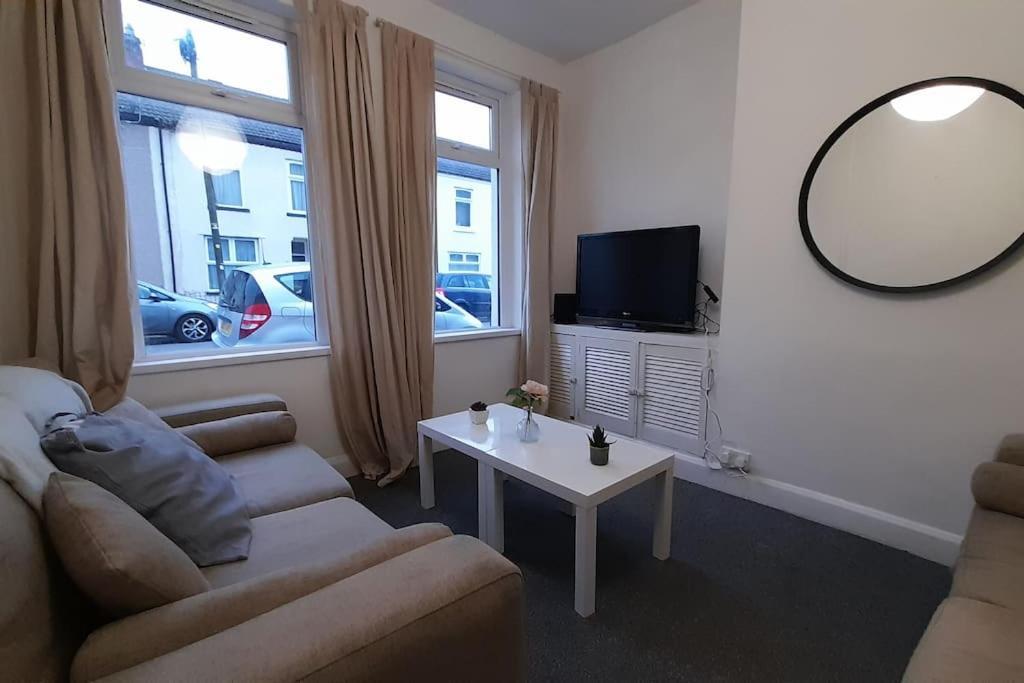 Apartment Spacious 4 Bedroom, Free Netflix, Central Location