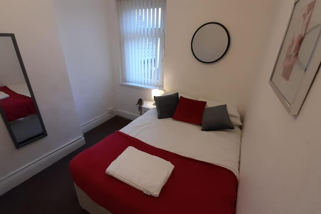 Spacious 4 Bedroom, Free Netflix, Central Location *