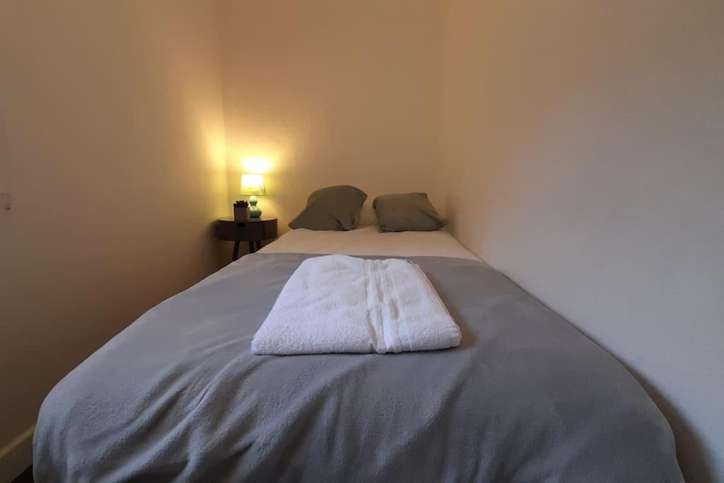 Spacious 4 Bedroom, Free Netflix, Central Location
