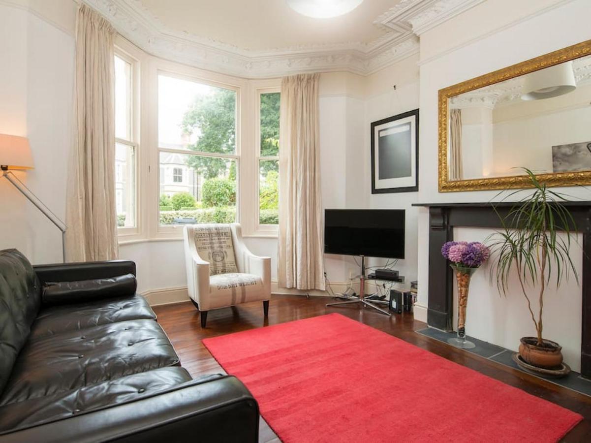 Holiday home Spacious 4 Bedroom Character In Pontcanna *