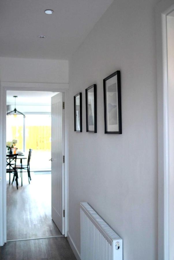 Holiday home The Red House Modern Stylish From Walking Distance To Bay And Centre With Parking