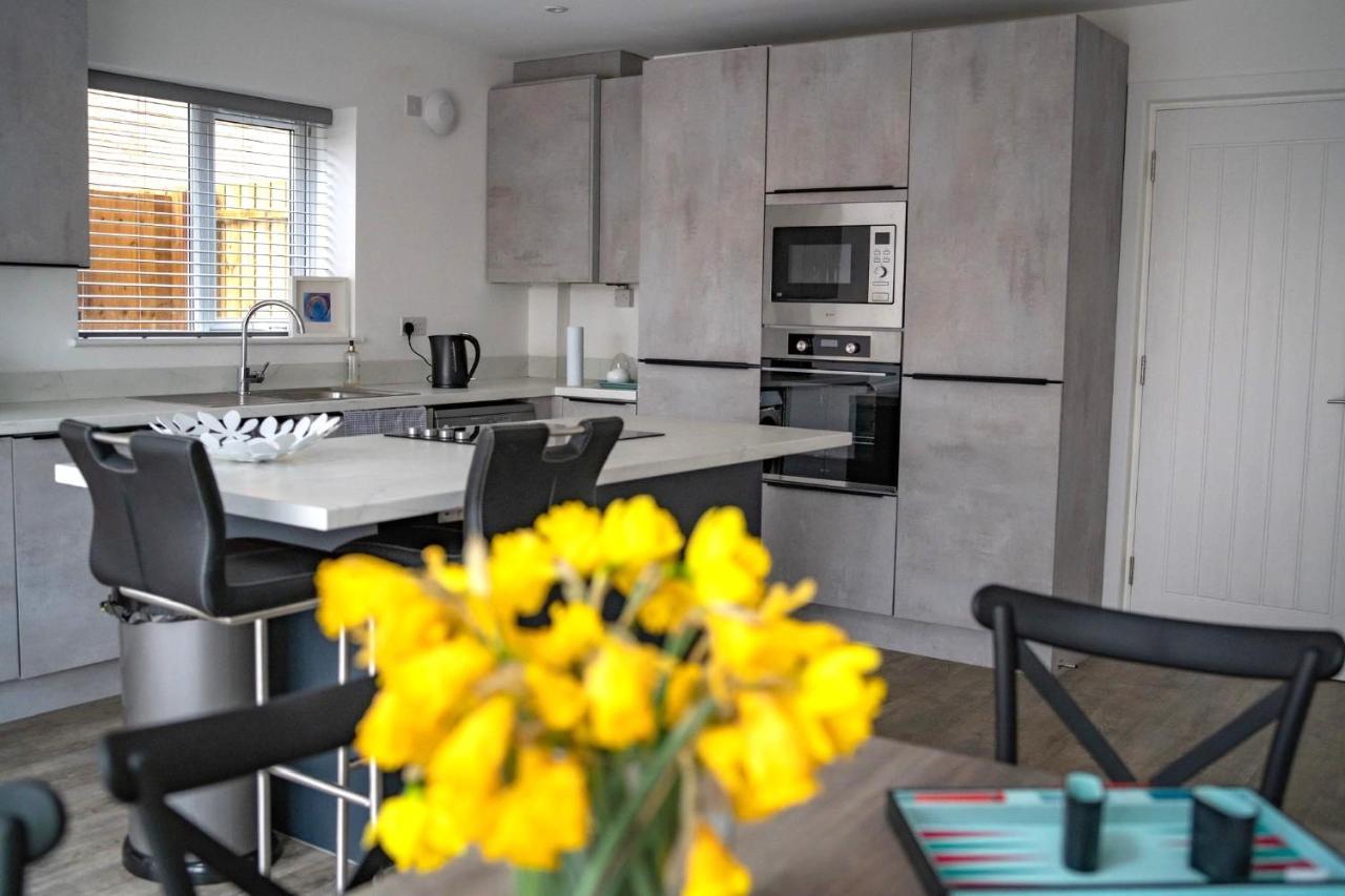Holiday home The Red House Modern Stylish From Walking Distance To Bay And Centre With Parking *