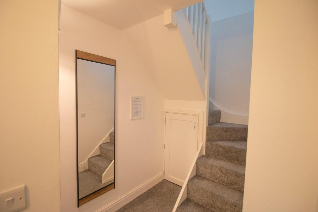 St Peters Townhouse By Promise * Cardiff