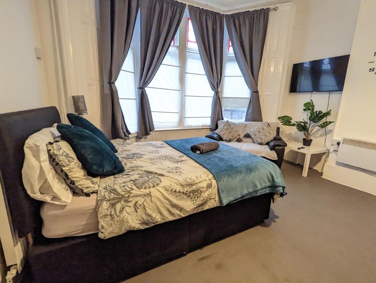Apartment 1 Bedroom In A Supurb Area Of