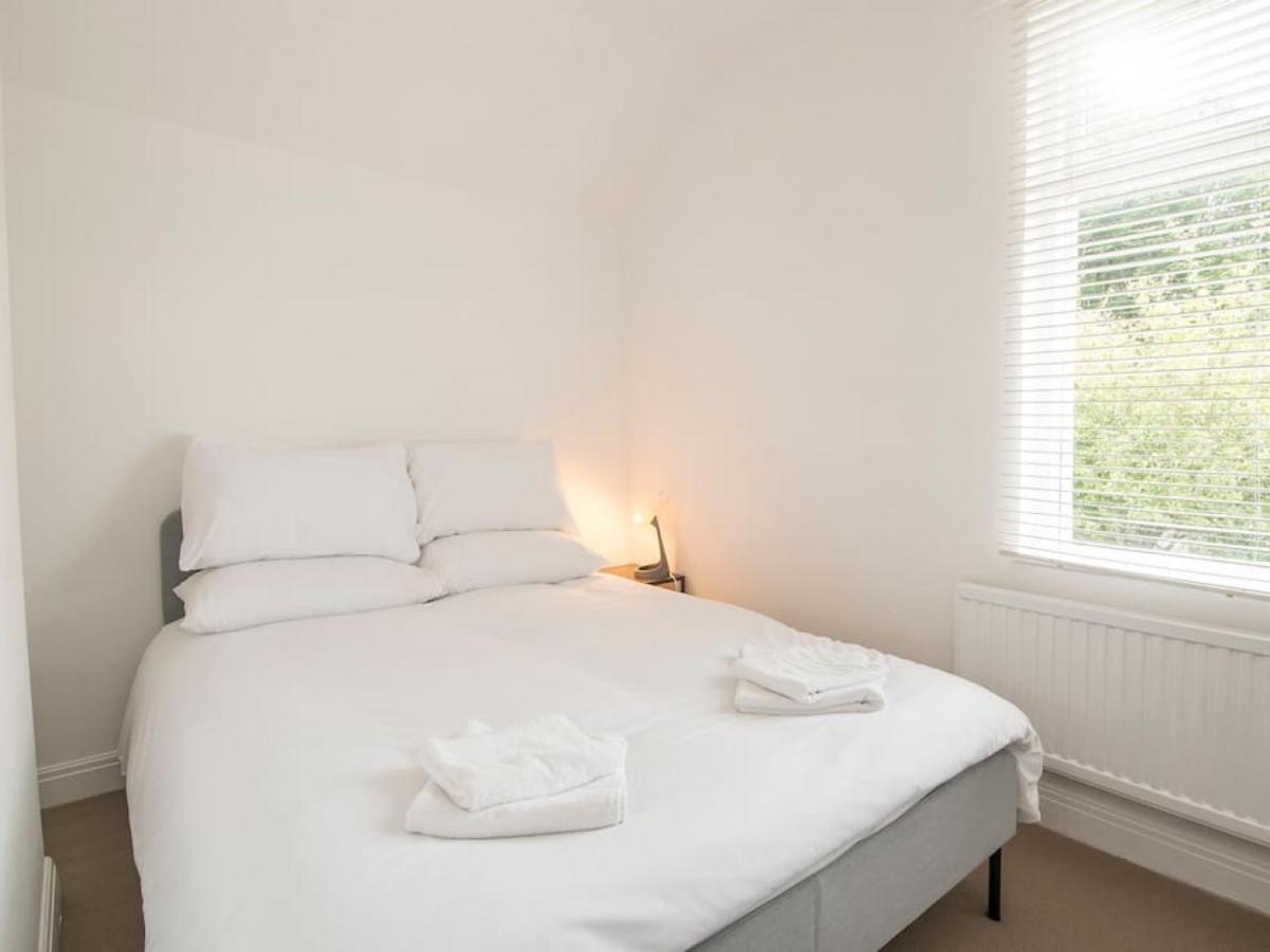 Spacious 4 Bedroom Character In Pontcanna * Cardiff