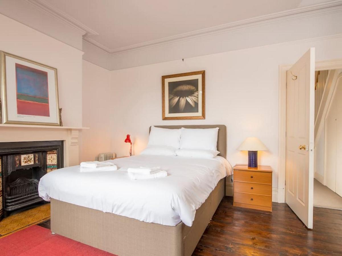 Spacious 4 Bedroom Character In Pontcanna *