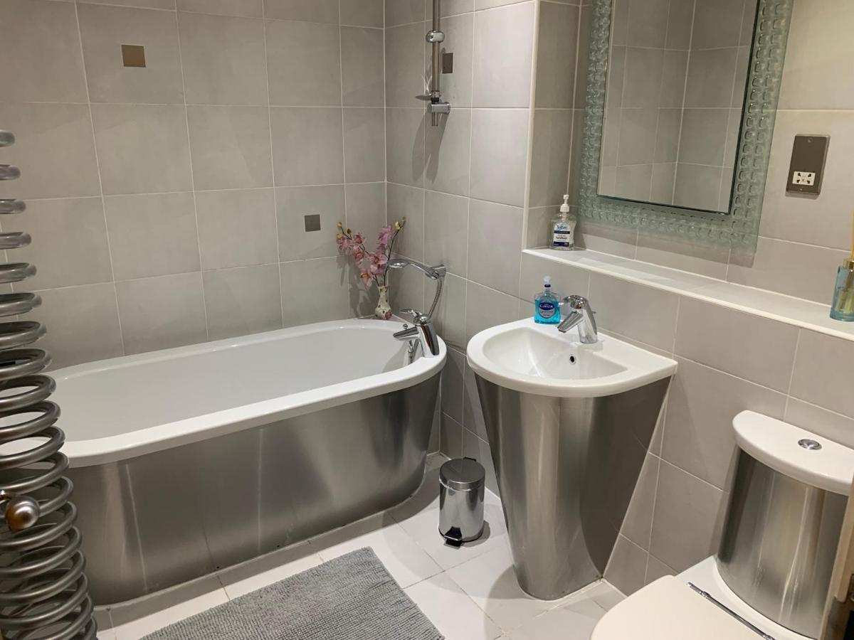 Stunning Spacious City Apartment With Free Parking Apartment Cardiff