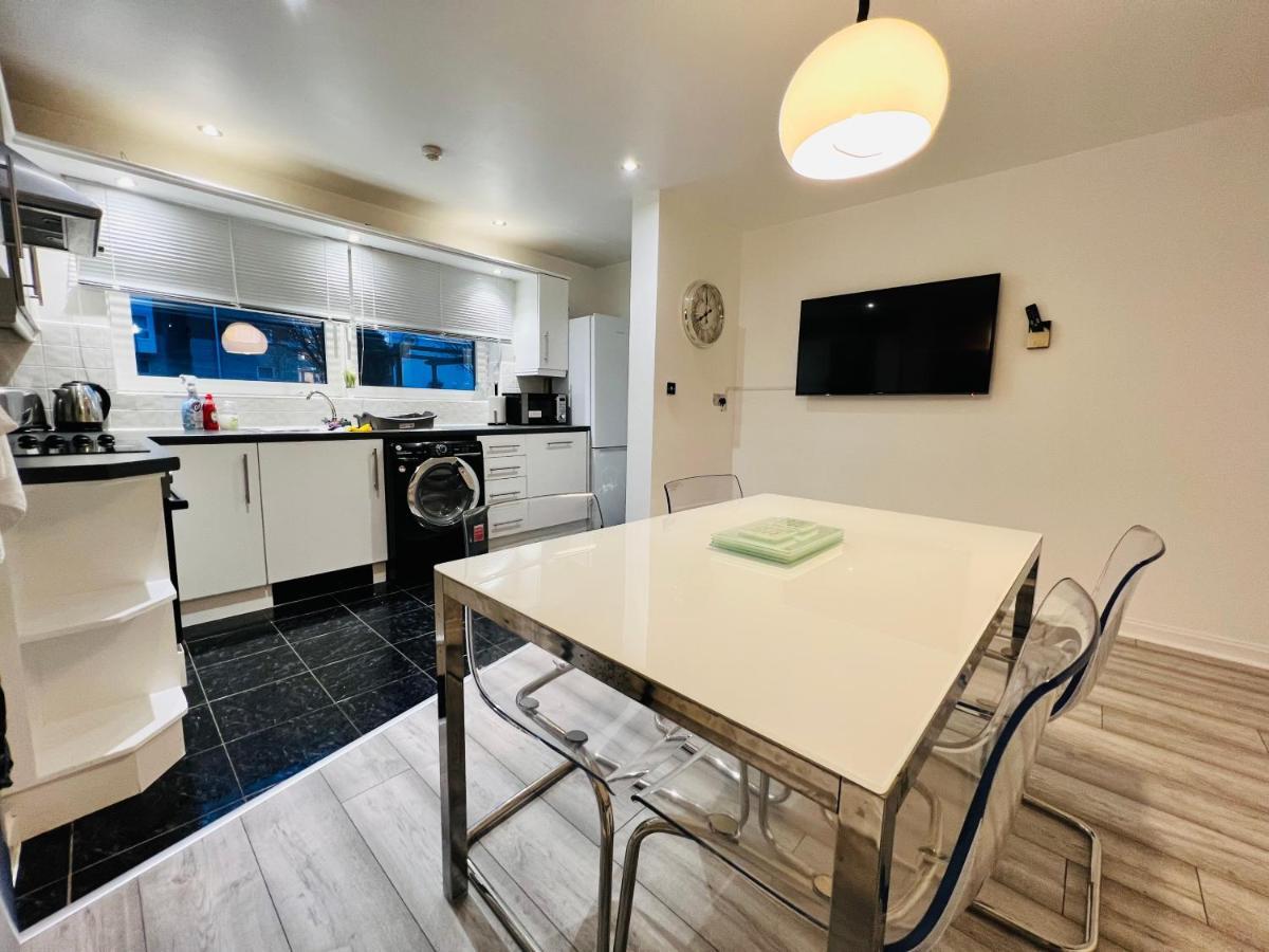Lush Gated Bay Flat With Fastwifi And Parking * Cardiff