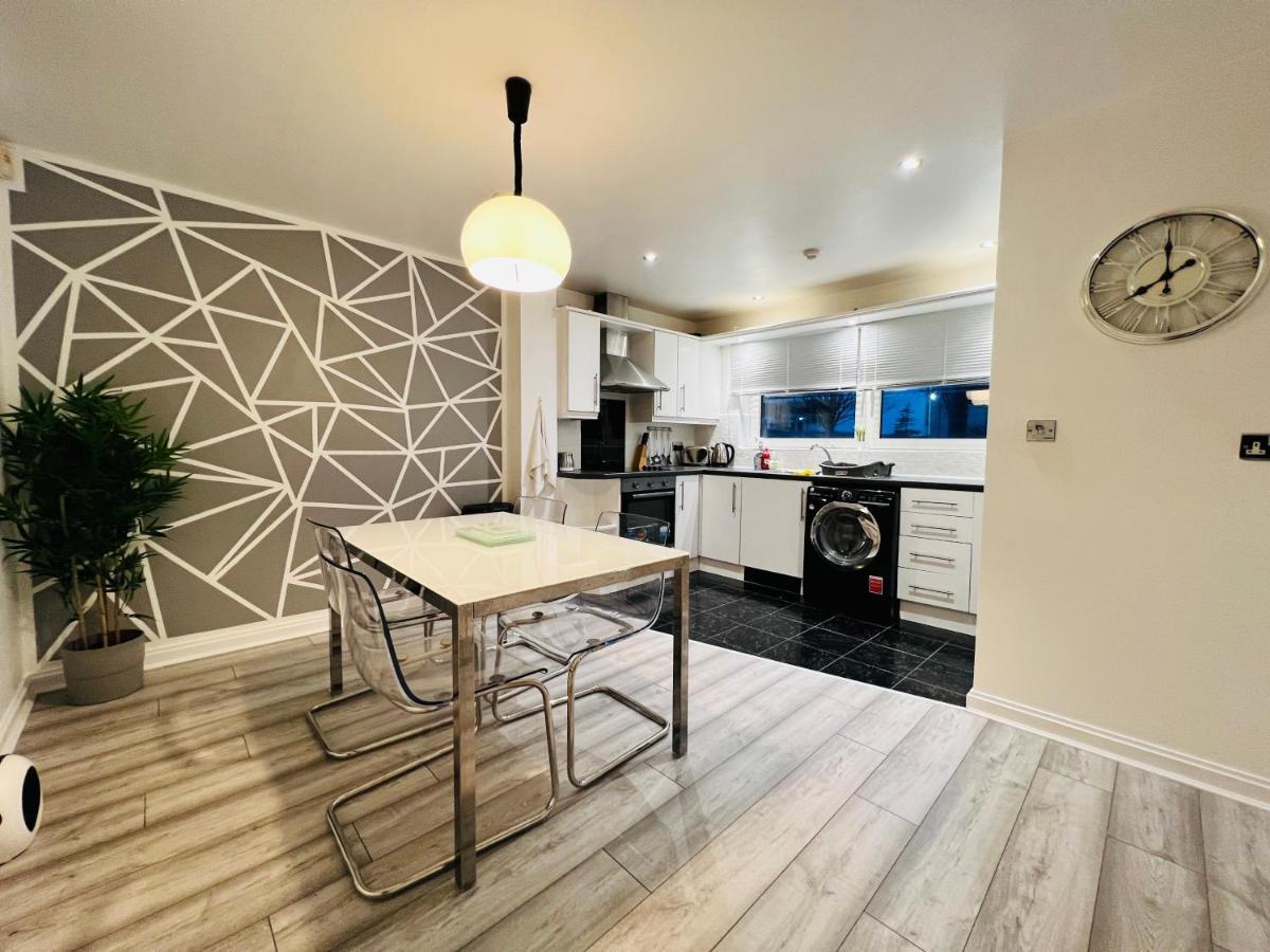 Lush Gated Bay Flat With Fastwifi And Parking * Cardiff