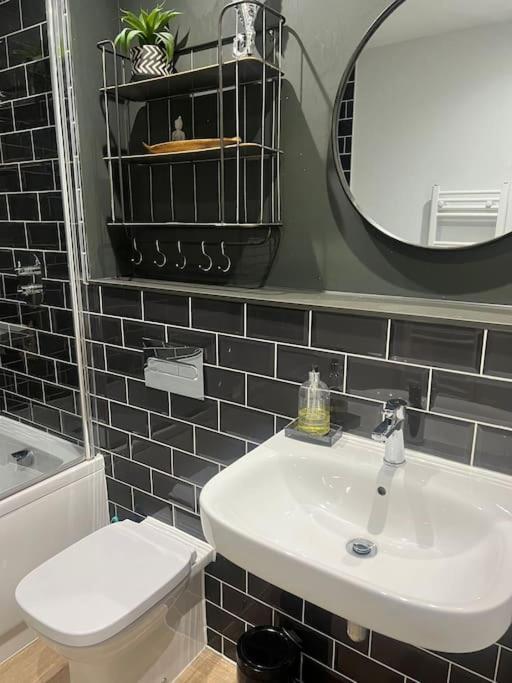 Brickworks Centre Apartment- Cardiff