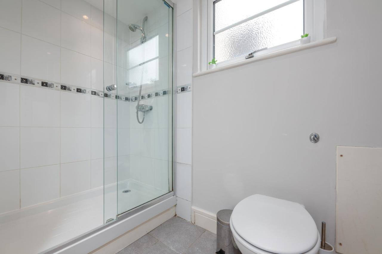 2 Bed - Centre - Free Parking * Cardiff