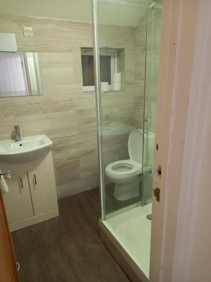 Modern With Roof Garden Close To Centre Apartment Cardiff
