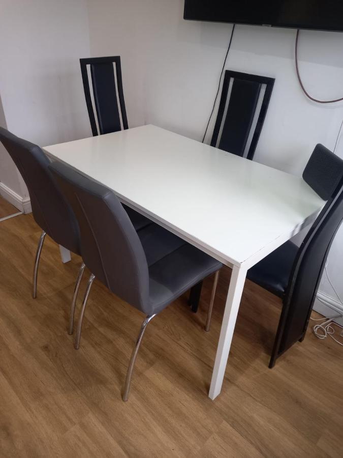 Modern With Roof Garden Close To Centre Cardiff