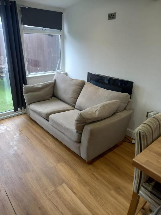 Modern With Roof Garden Close To Centre