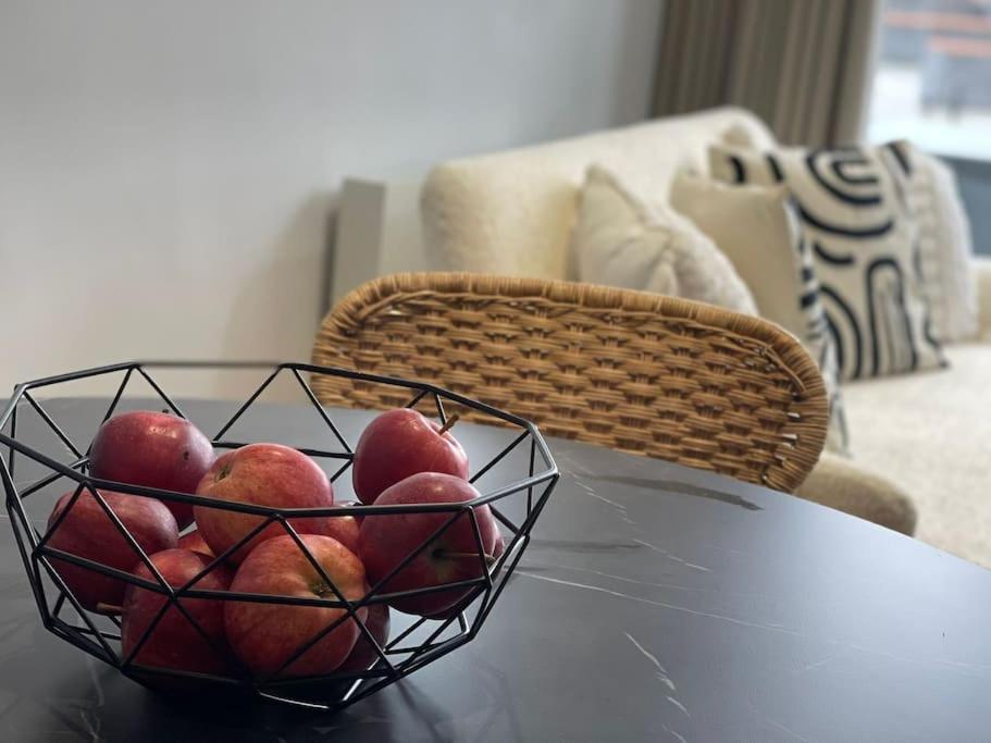 Apartment Trendy In Free Parking Cardiff