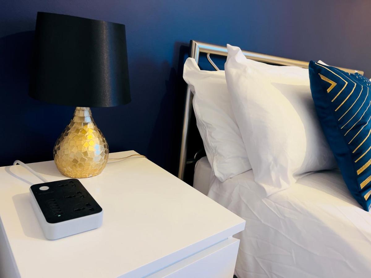 Apartment Lush Gated Bay Flat With Fastwifi And Parking *