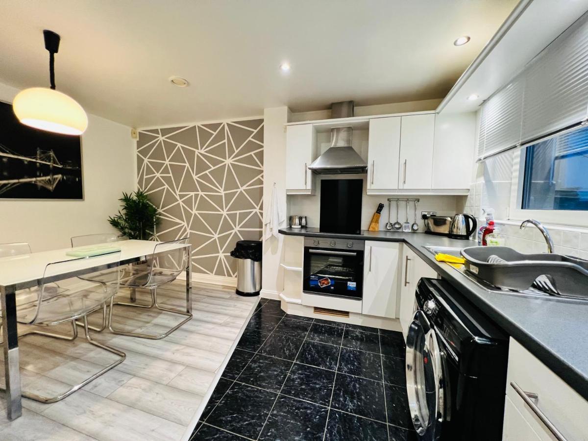 Apartment Lush Gated Bay Flat With Fastwifi And Parking Cardiff