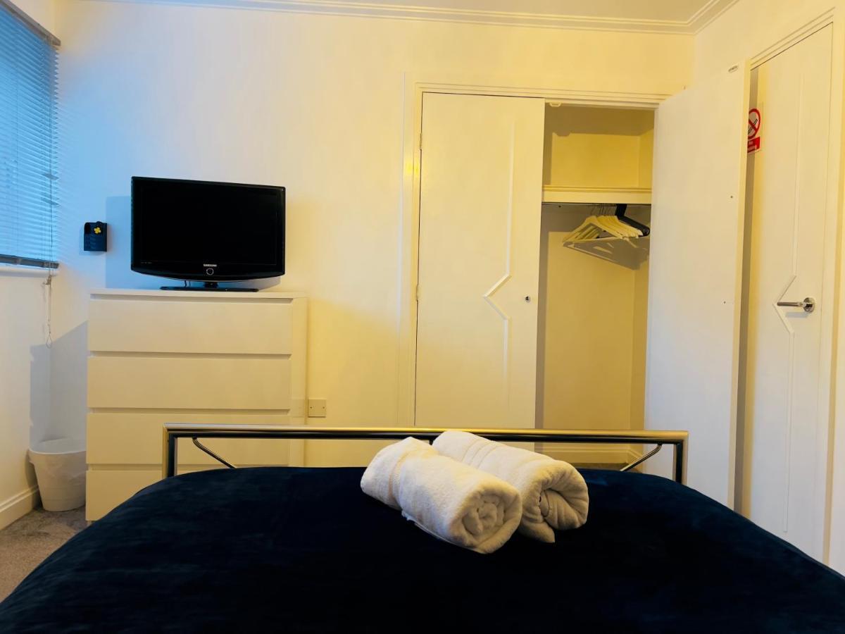 Apartment Lush Gated Bay Flat With Fastwifi And Parking