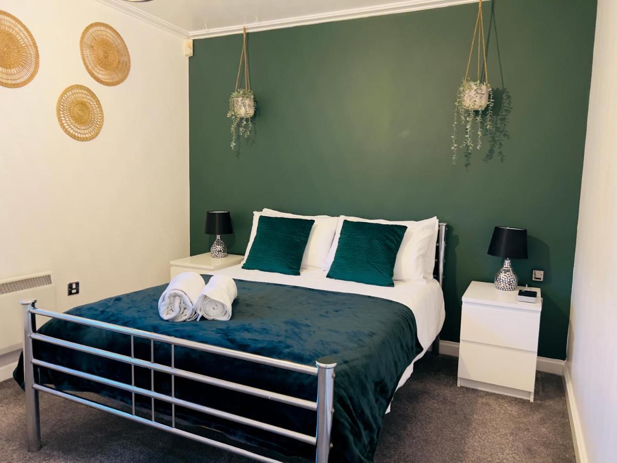 Apartment Lush Gated Bay Flat With Fastwifi And Parking *