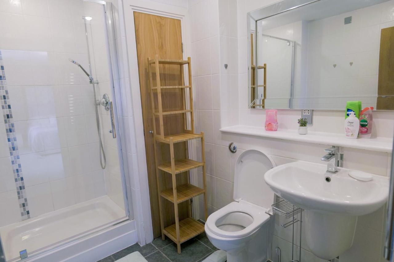 Stunning 2-bedroom In Bay W/gym Apartment *