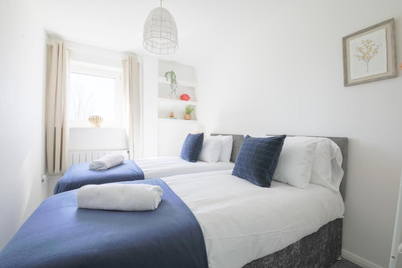 Stayright 2bed Overlooking Water With Free Parking And 2 Bathrooms *