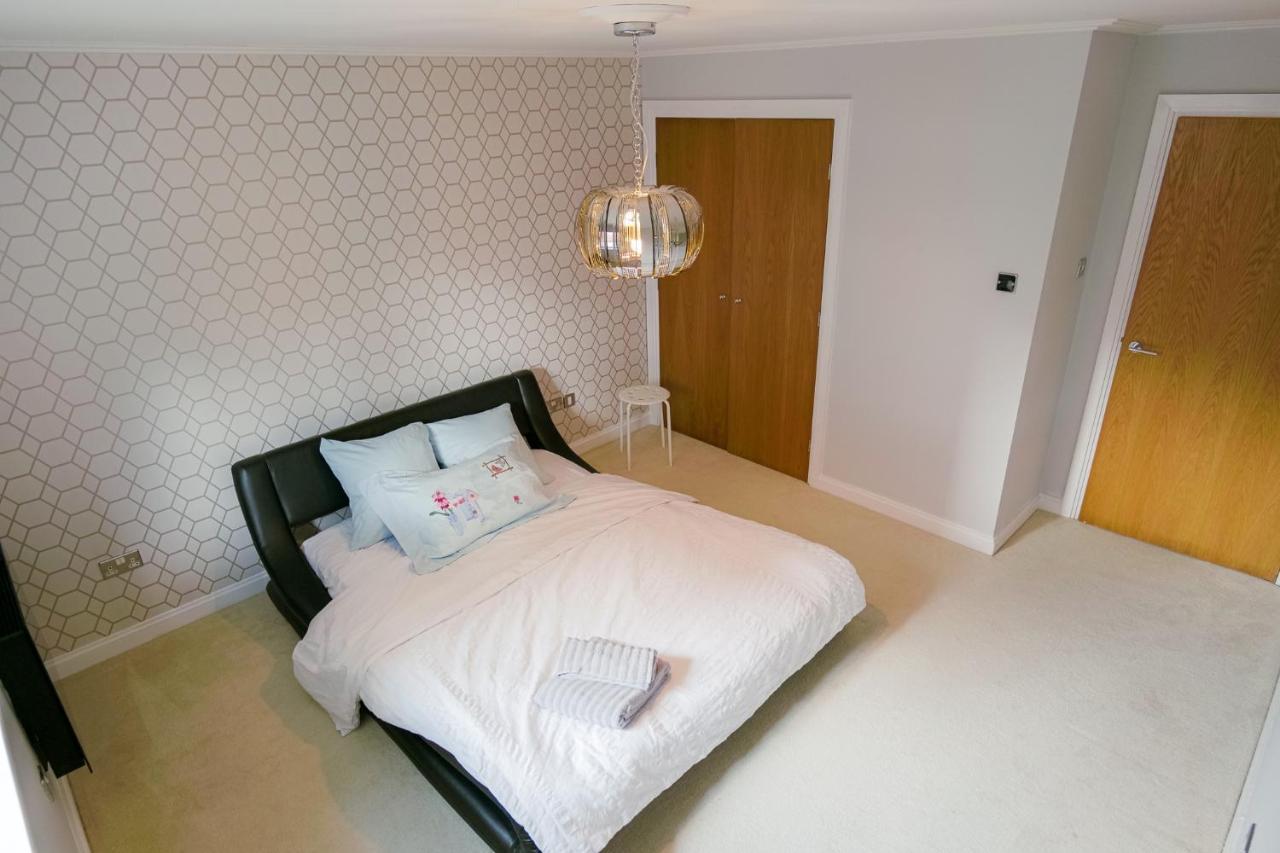 Stunning 2-bedroom In Bay W/gym