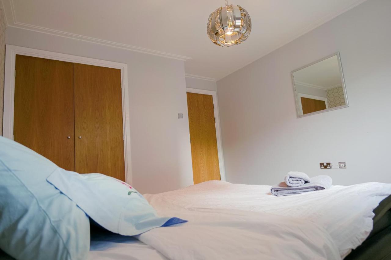 Stunning 2-bedroom In Bay W/gym Apartment