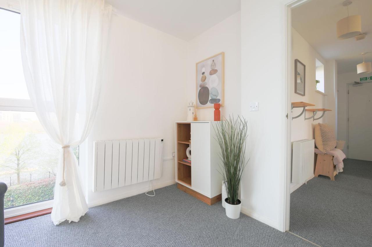 Stayright 2bed Overlooking Water With Free Parking And 2 Bathrooms Cardiff