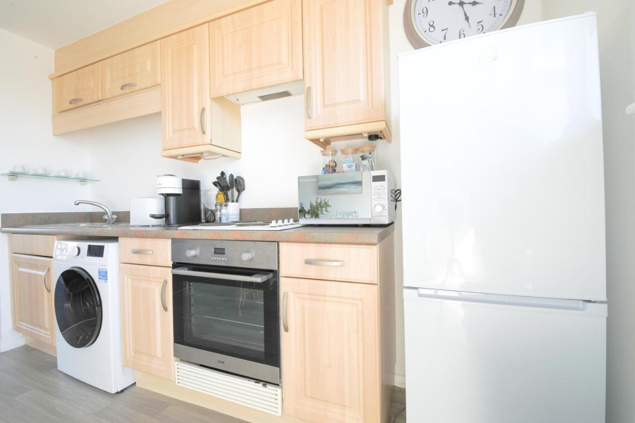 Stayright 2bed Overlooking Water With Free Parking And 2 Bathrooms Cardiff
