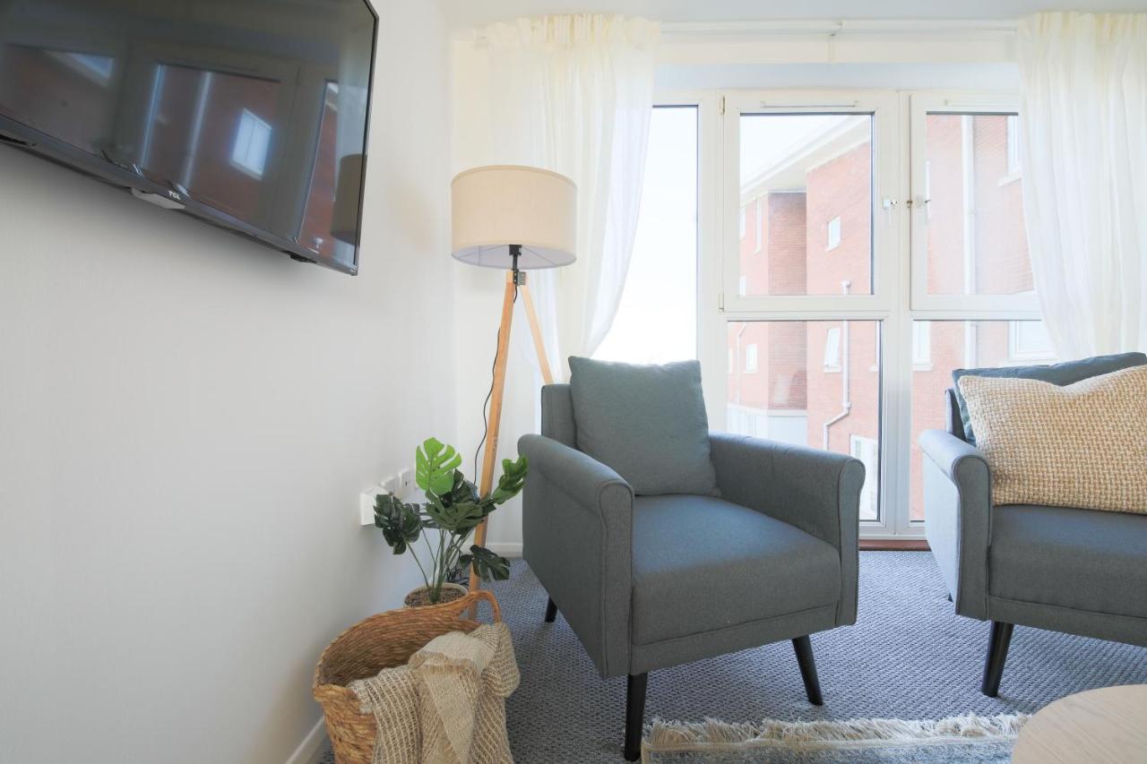 Stayright 2bed Overlooking Water With Free Parking And 2 Bathrooms