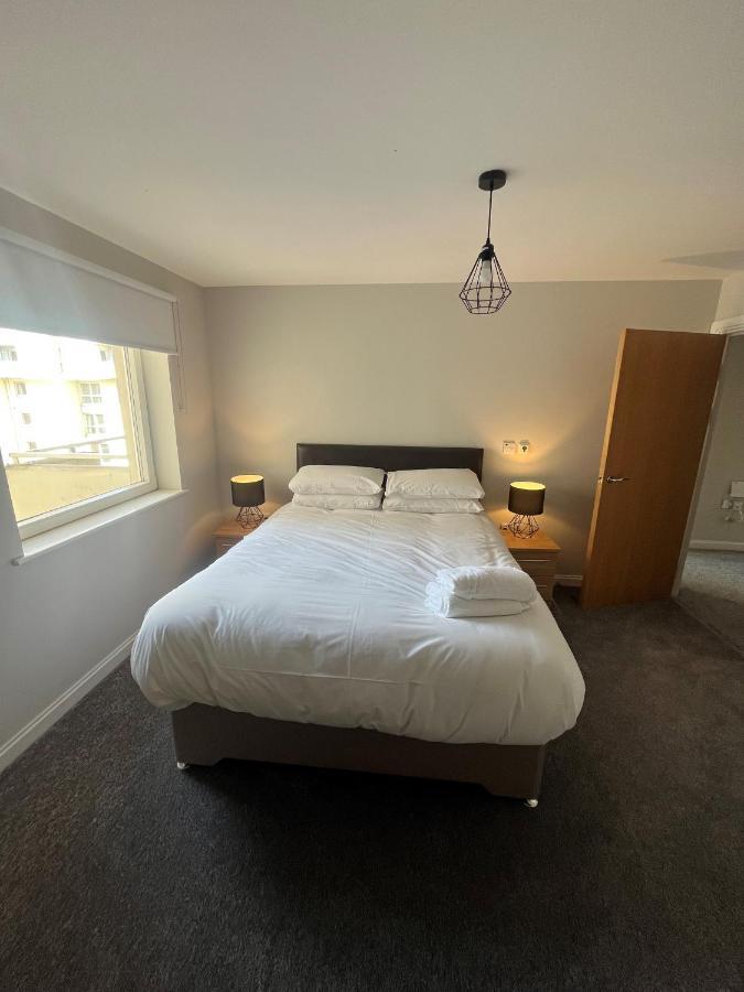 Century Wharf Apartments By Urban Space Apartment *