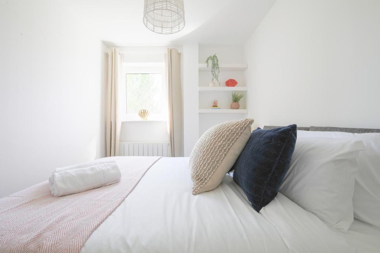 Stayright 2bed Overlooking Water With Free Parking And 2 Bathrooms Apartment *