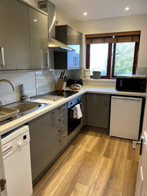 City Centre Two Bed Whole With Parking *