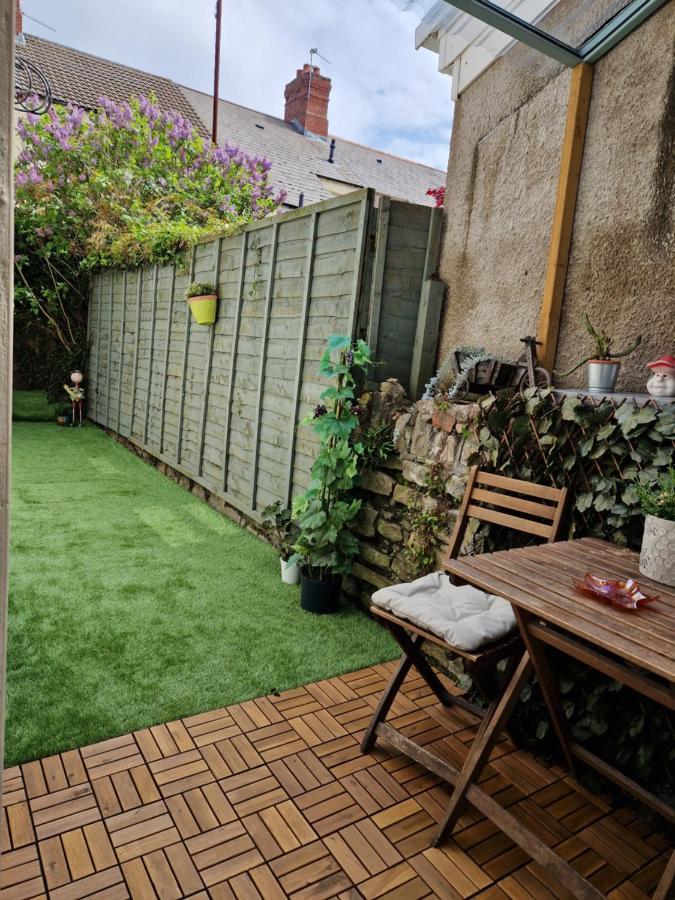 Tynant House- Modern 3 Bed House- Centre And Free Parking