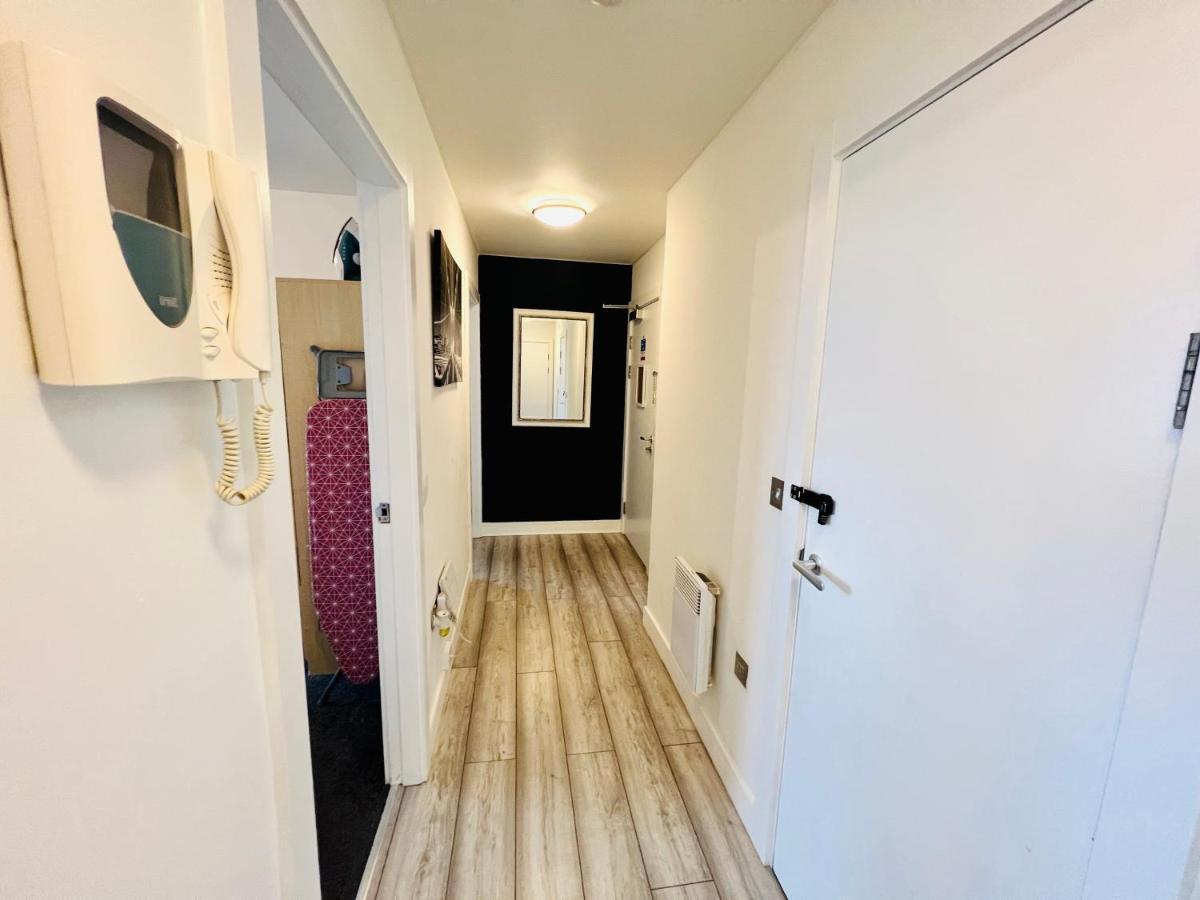 Lush Bay With Secure Parking And Fast Wifi Apartment