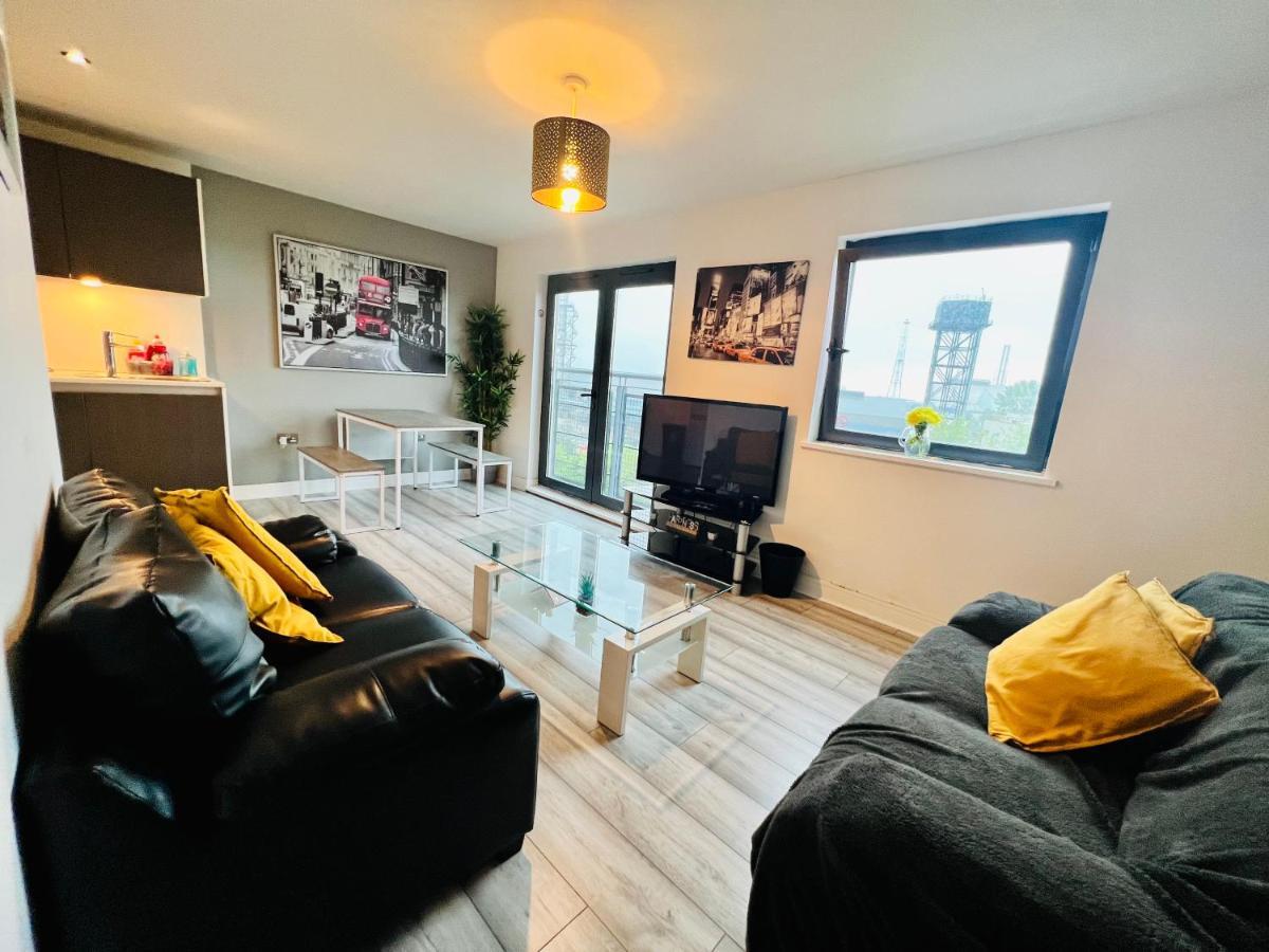 Lush Bay With Secure Parking And Fast Wifi Apartment