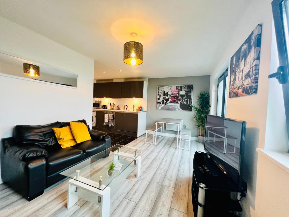 Lush Bay With Secure Parking And Fast Wifi Cardiff