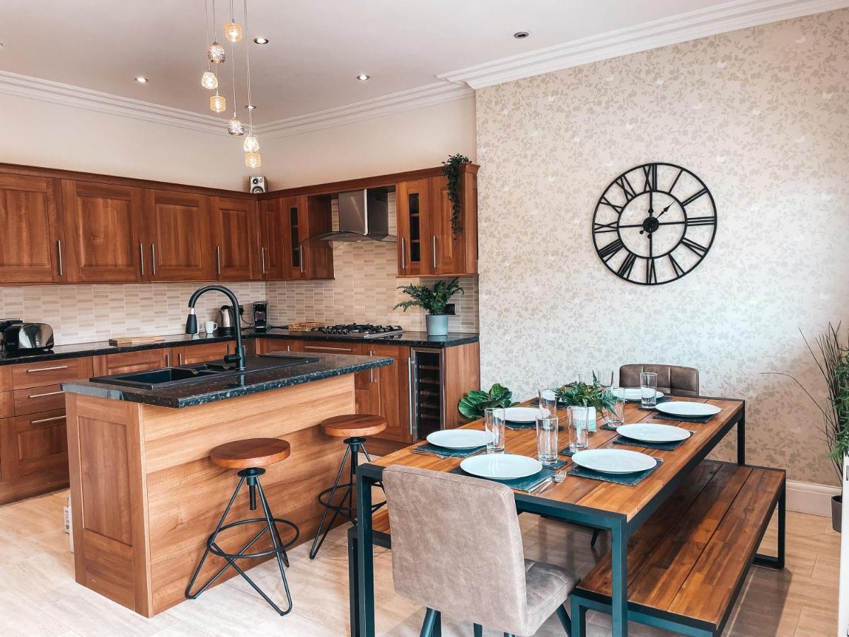 Holiday home Ty-fry House, By Solace *