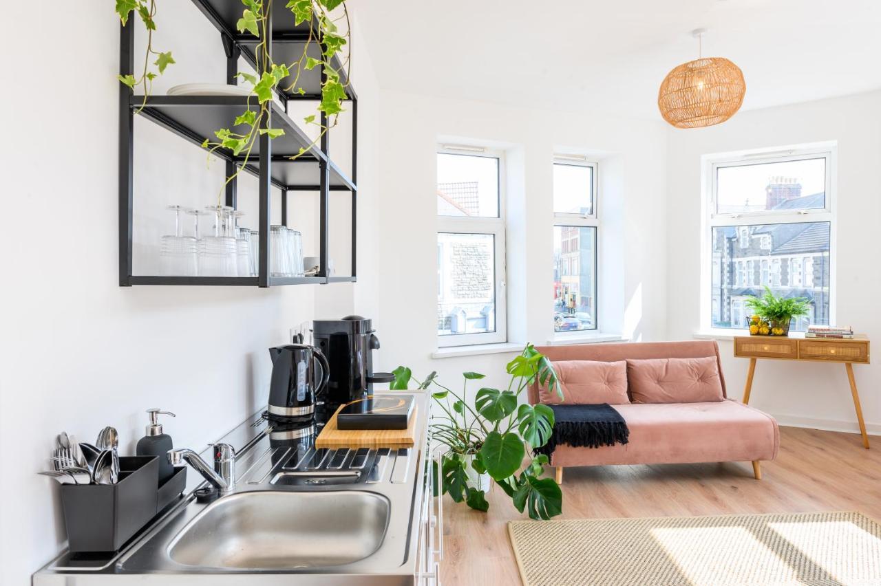Neighbourhood Bedrooms Apartment *