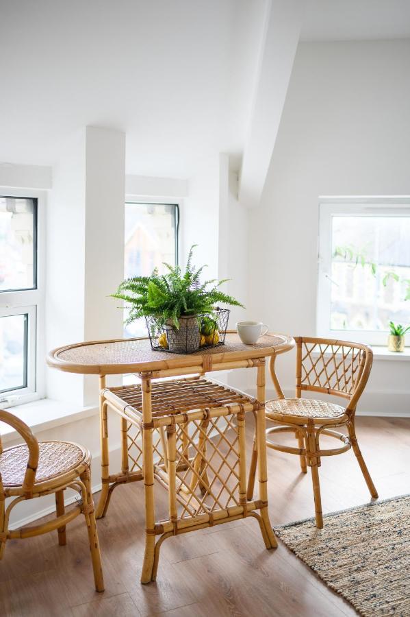 Neighbourhood Bedrooms Apartment Cardiff