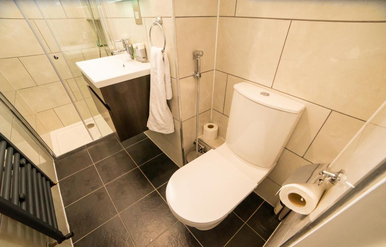 Apartment Entire 2 Bedroom Ground Floor Centre & Stadium *