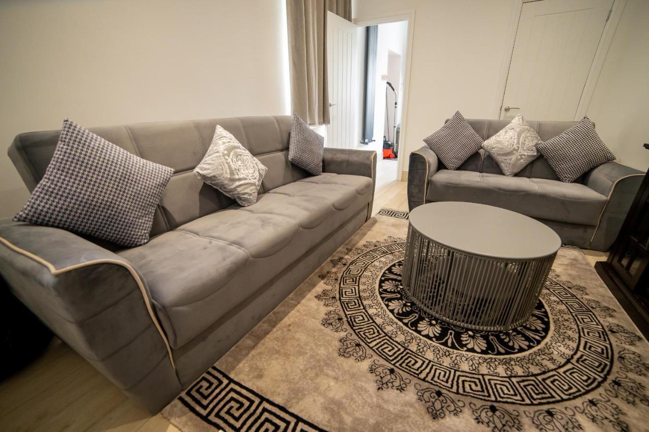 Entire 2 Bedroom Ground Floor Centre & Stadium Apartment Cardiff