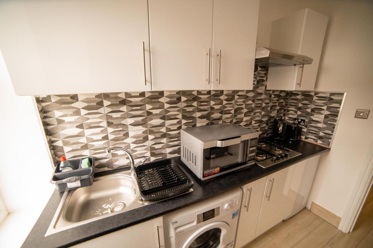 Entire 2 Bedroom Ground Floor Centre & Stadium Cardiff