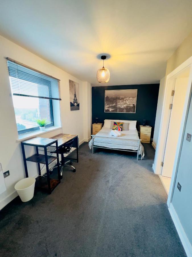 Lush Bay With Secure Parking And Fast Wifi * Cardiff
